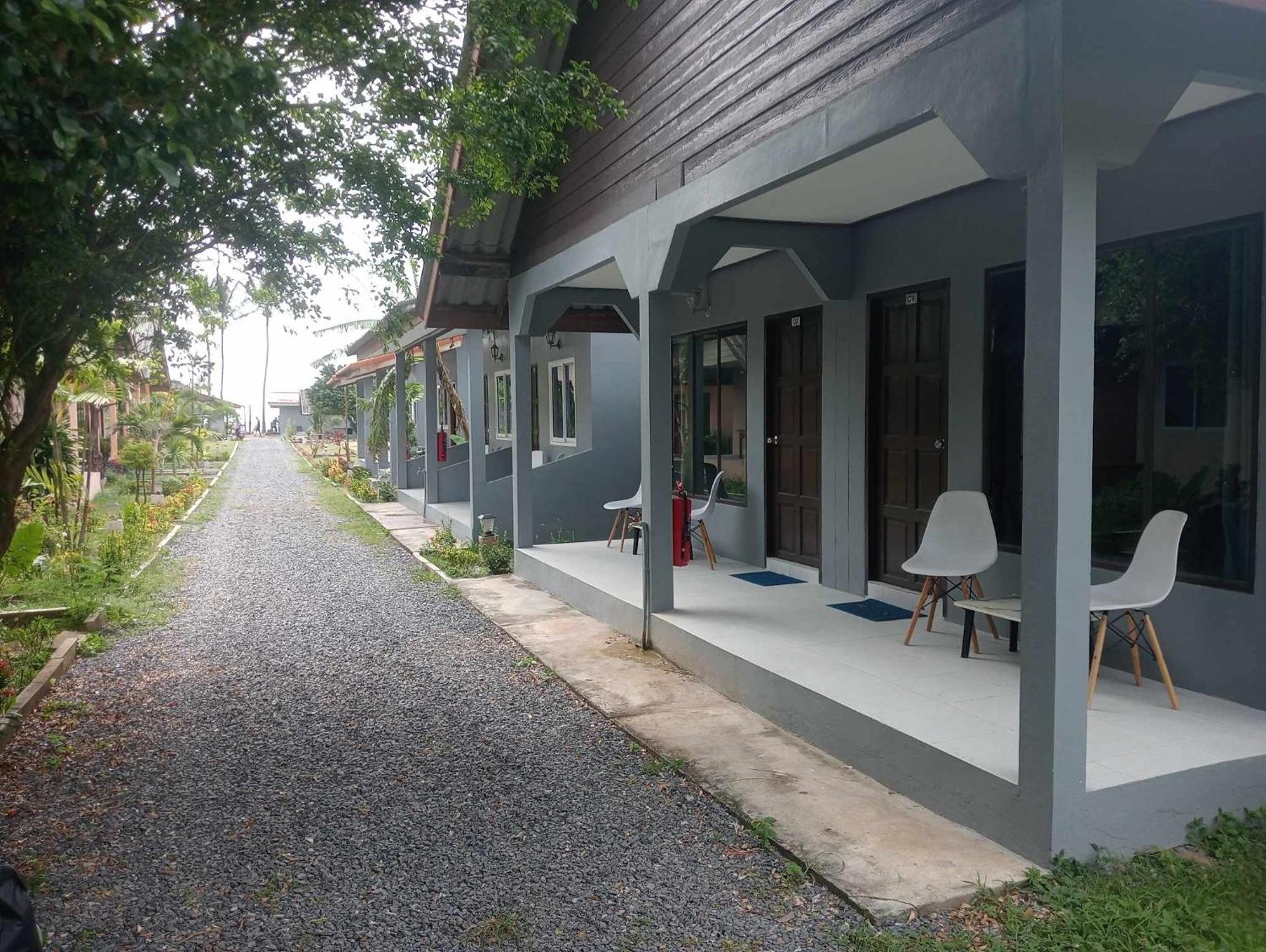 Scandinavian Beach Resort Ko Lanta Екстериор снимка