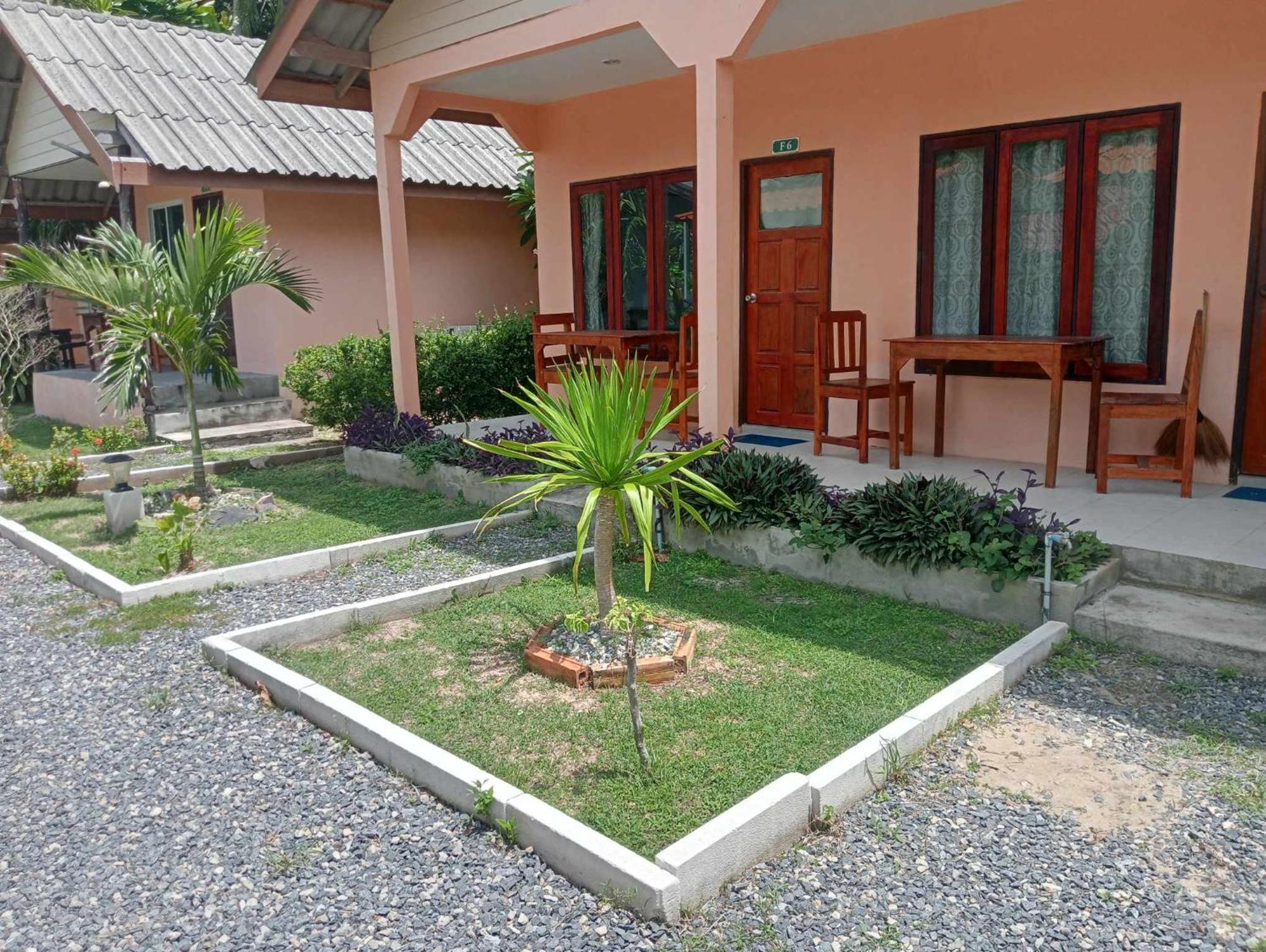 Scandinavian Beach Resort Ko Lanta Екстериор снимка
