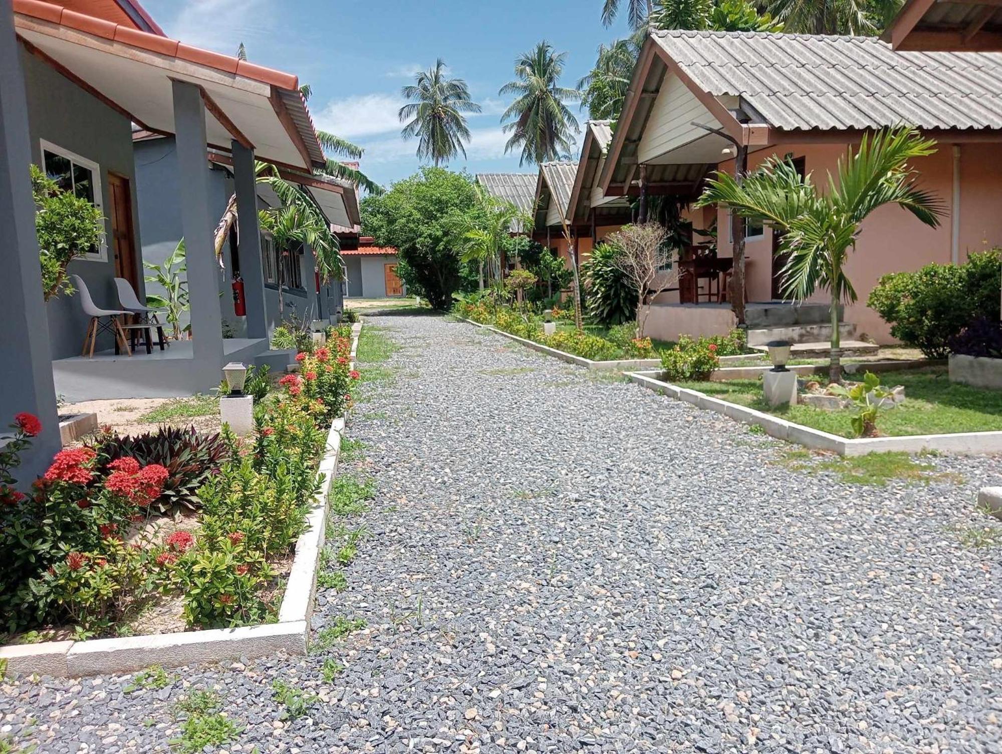Scandinavian Beach Resort Ko Lanta Екстериор снимка